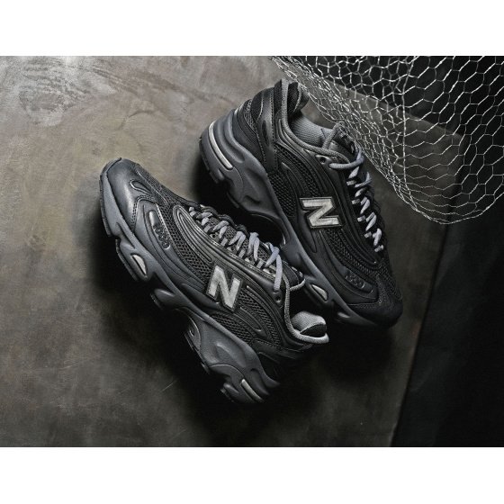 New Balance M1000 F Black Metallic