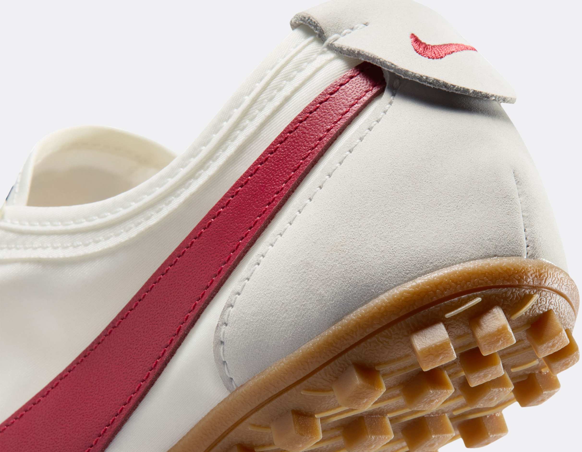 Nike Moon Shoe QS Summit White Team Crimson II0407-100