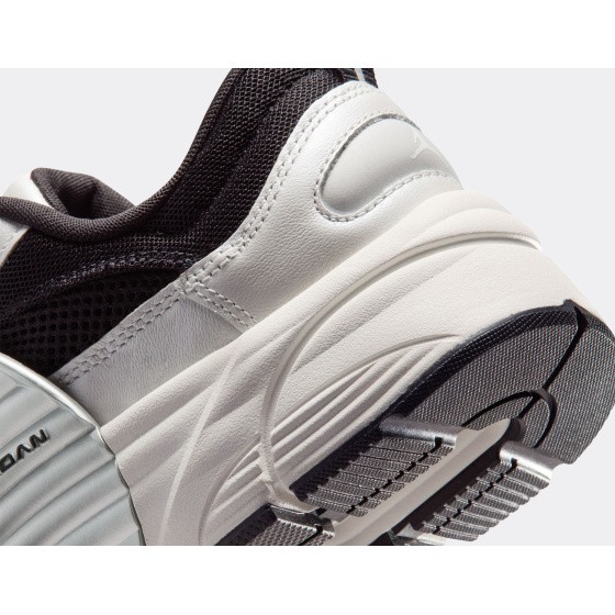 Jordan Trunner O/S Photon Dust White