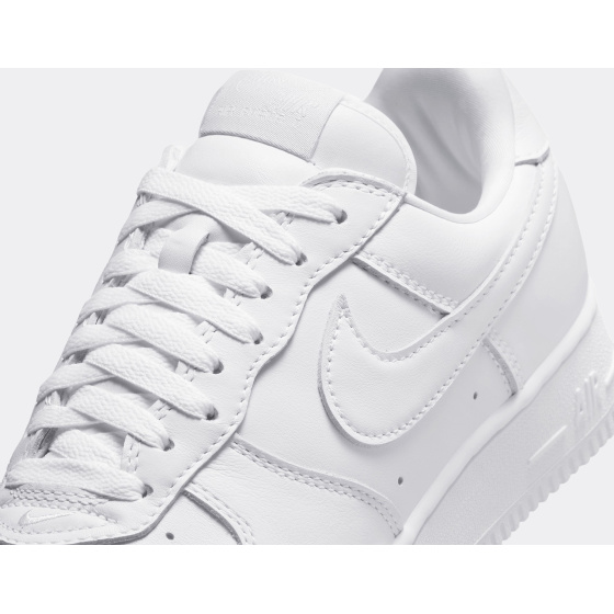 Nike Air Force 1 ’01 Triple White