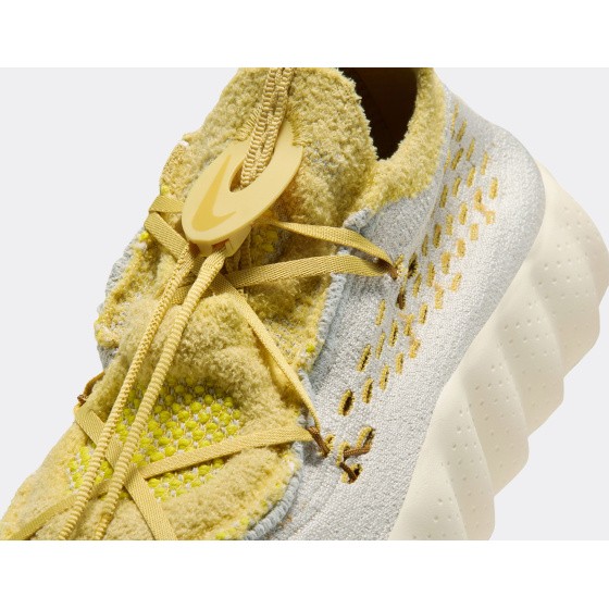 Nike Mind 002 Flyknit Light Bone Saturn Gold